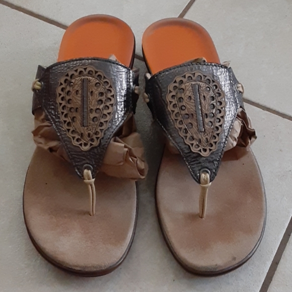 Scholl Womens 42 Thong Sandals Shoes Metallic Comfy - Picture 1 of 5